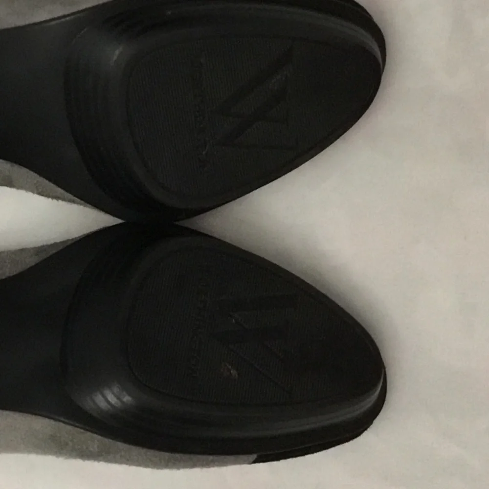 Worthington  black and gray heels